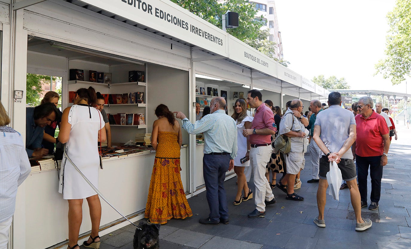 El parque del Salón se enriquece con la Feria del Libro