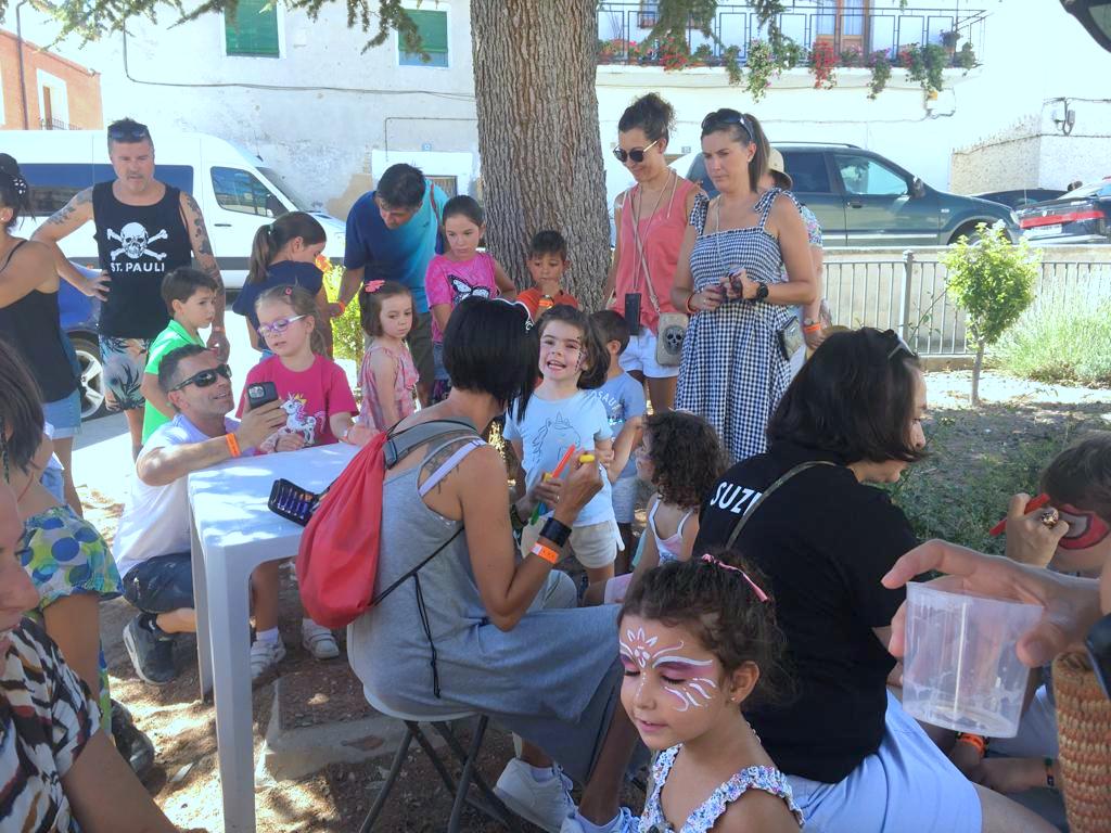 Cevico Navero contó con varios artesanos y productores alimentarios de la comarca