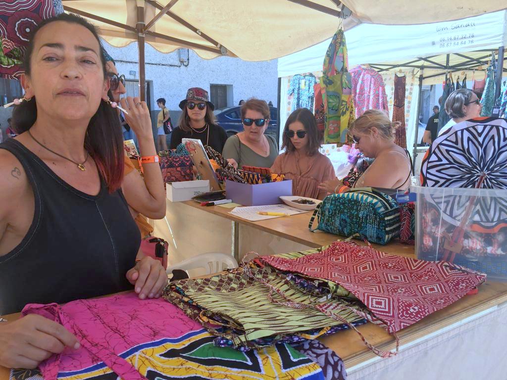 Cevico Navero contó con varios artesanos y productores alimentarios de la comarca