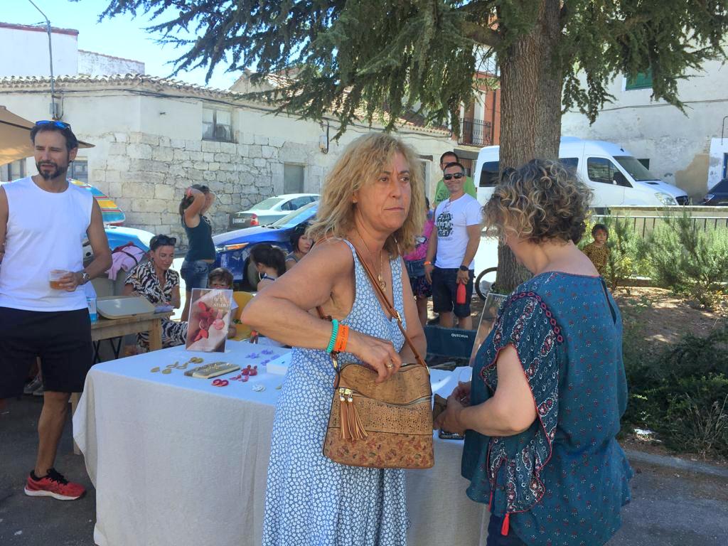 Cevico Navero contó con varios artesanos y productores alimentarios de la comarca