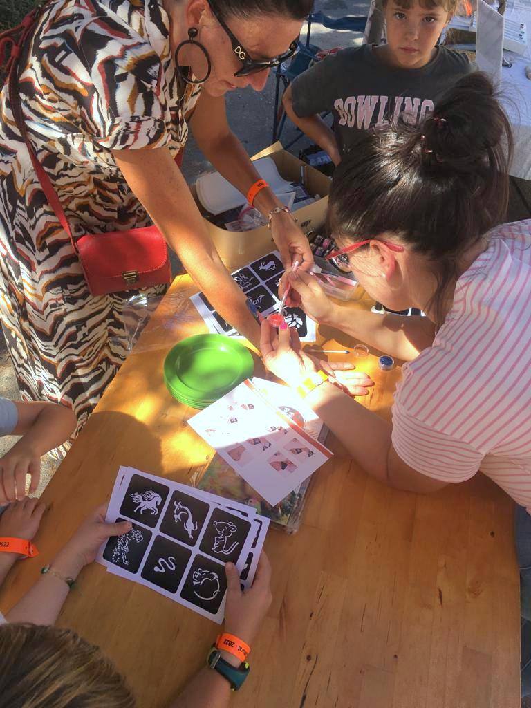 Cevico Navero contó con varios artesanos y productores alimentarios de la comarca