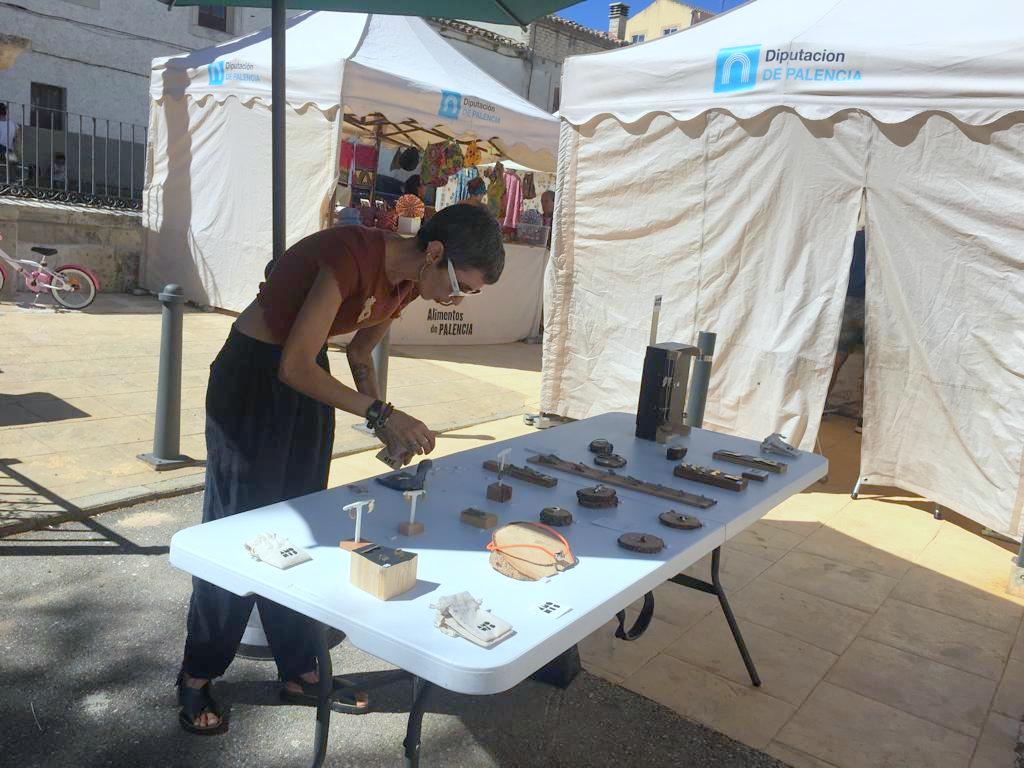 Cevico Navero contó con varios artesanos y productores alimentarios de la comarca