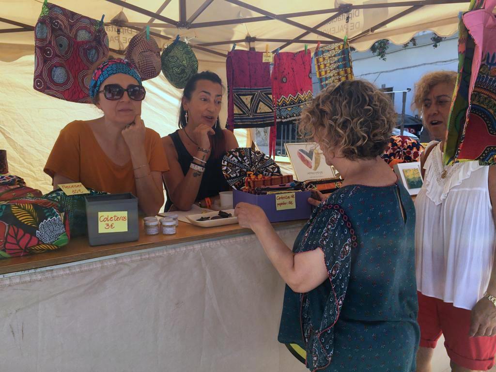 Cevico Navero contó con varios artesanos y productores alimentarios de la comarca