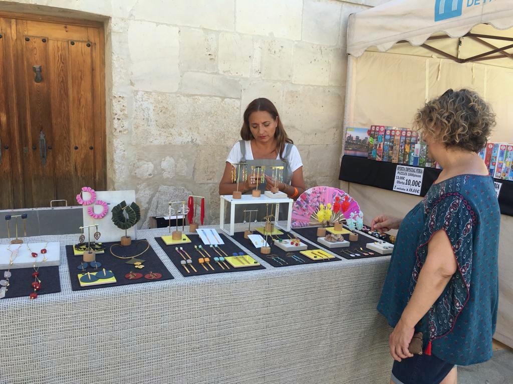 Cevico Navero contó con varios artesanos y productores alimentarios de la comarca