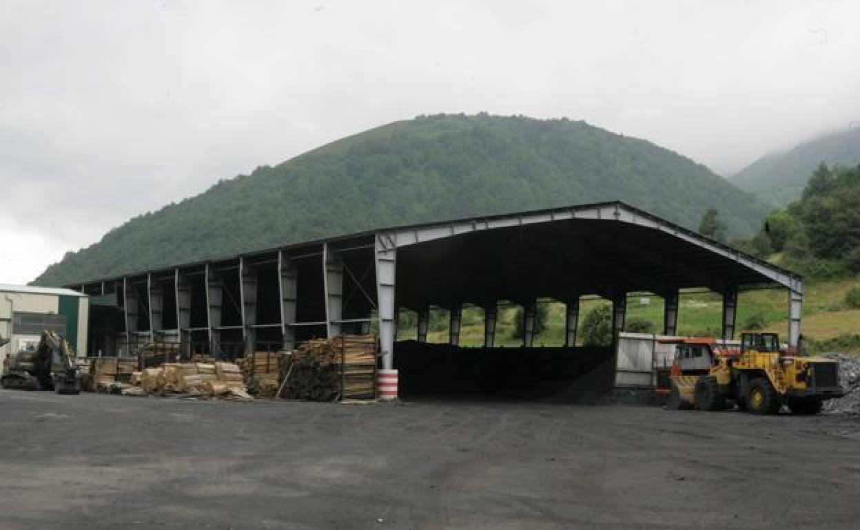 Exterior de la mina de Cerredo, en el concejo de Degaña. 