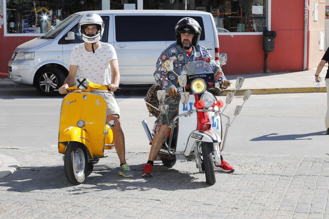 Fotos: Vespas y lambrettas protagonizan la Scooter Run Ribera del Duero en Peñafiel