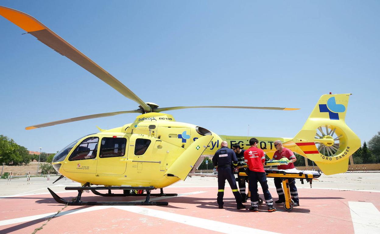 Trasladan a Salamanca en helicóptero a un joven de 23 años que accidentado en La Sagrada