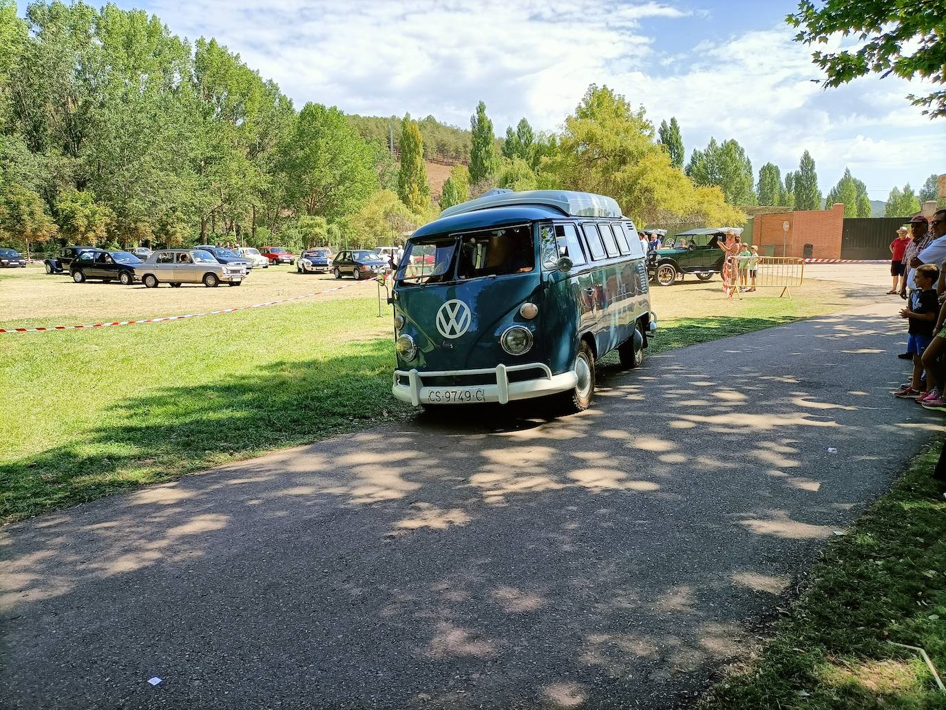 Fotos: Los coches clásicos invaden Alar del Rey