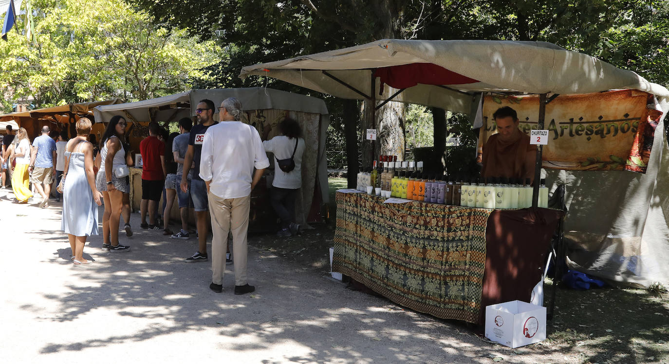 Fotos: Palencia se vende en el mercado de época de Isla Dos Aguas