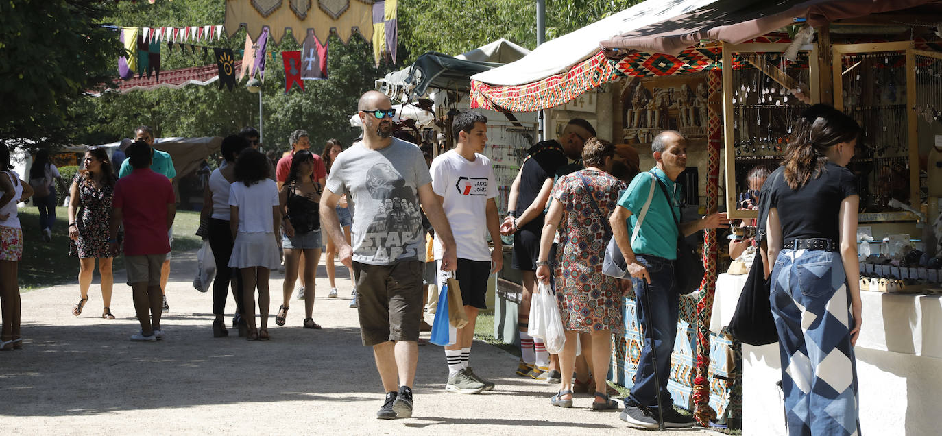 Fotos: Palencia se vende en el mercado de época de Isla Dos Aguas