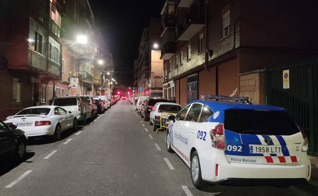 Hallan muerto a un hombre en su casa de Pajarillos