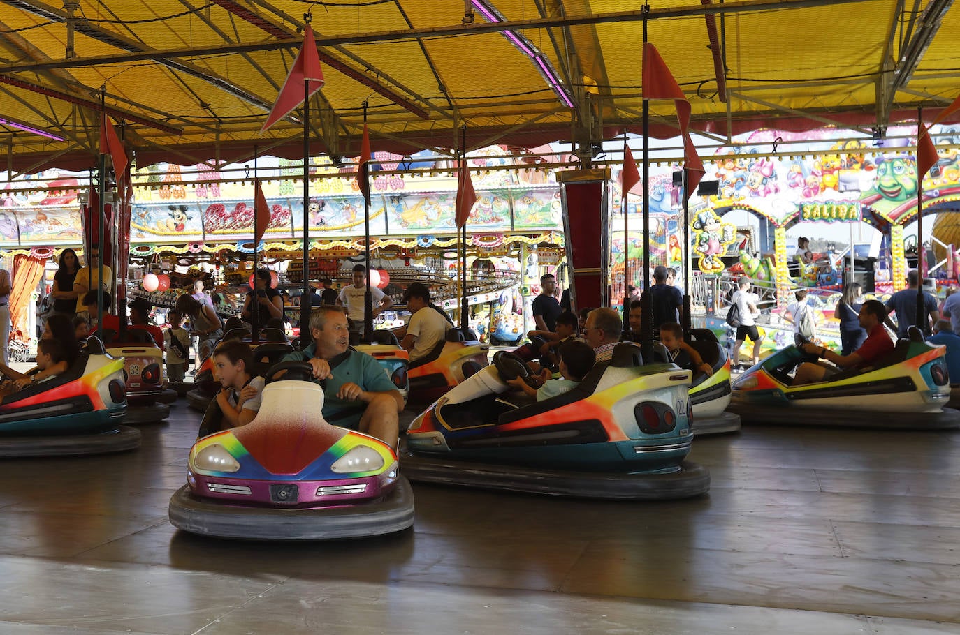 Los más pequeños podrán disfrutar de los tiovivos y los coches de chopque hasta el domingo 2