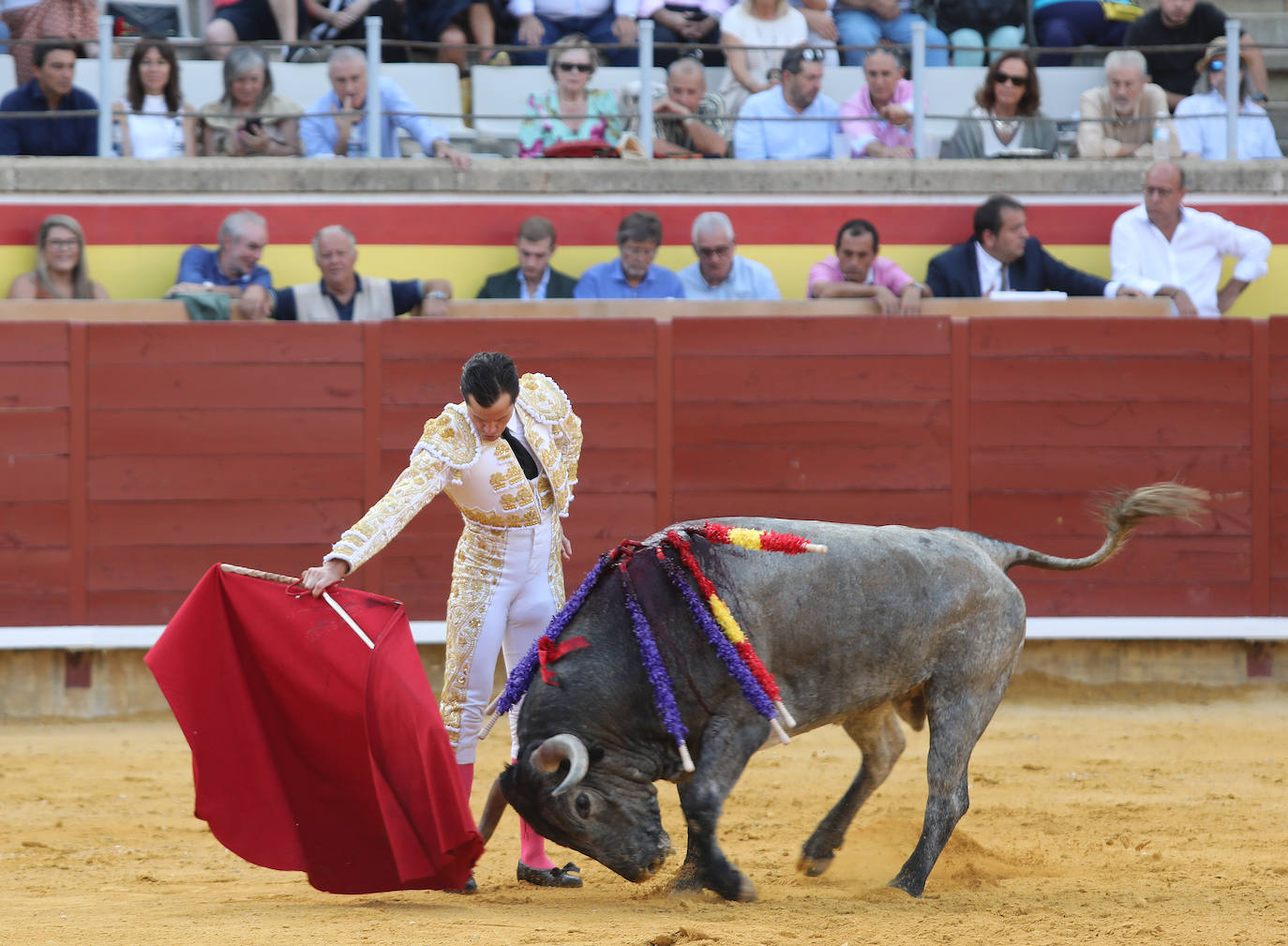 Fotos: Ferrera abre la Puerta Grande en la primera de San Antolín