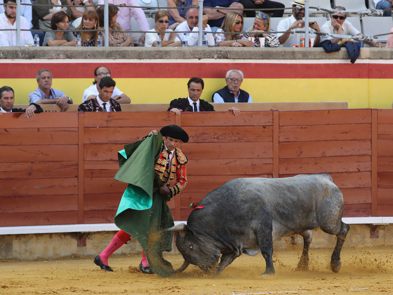 Fotos: Ferrera abre la Puerta Grande en la primera de San Antolín