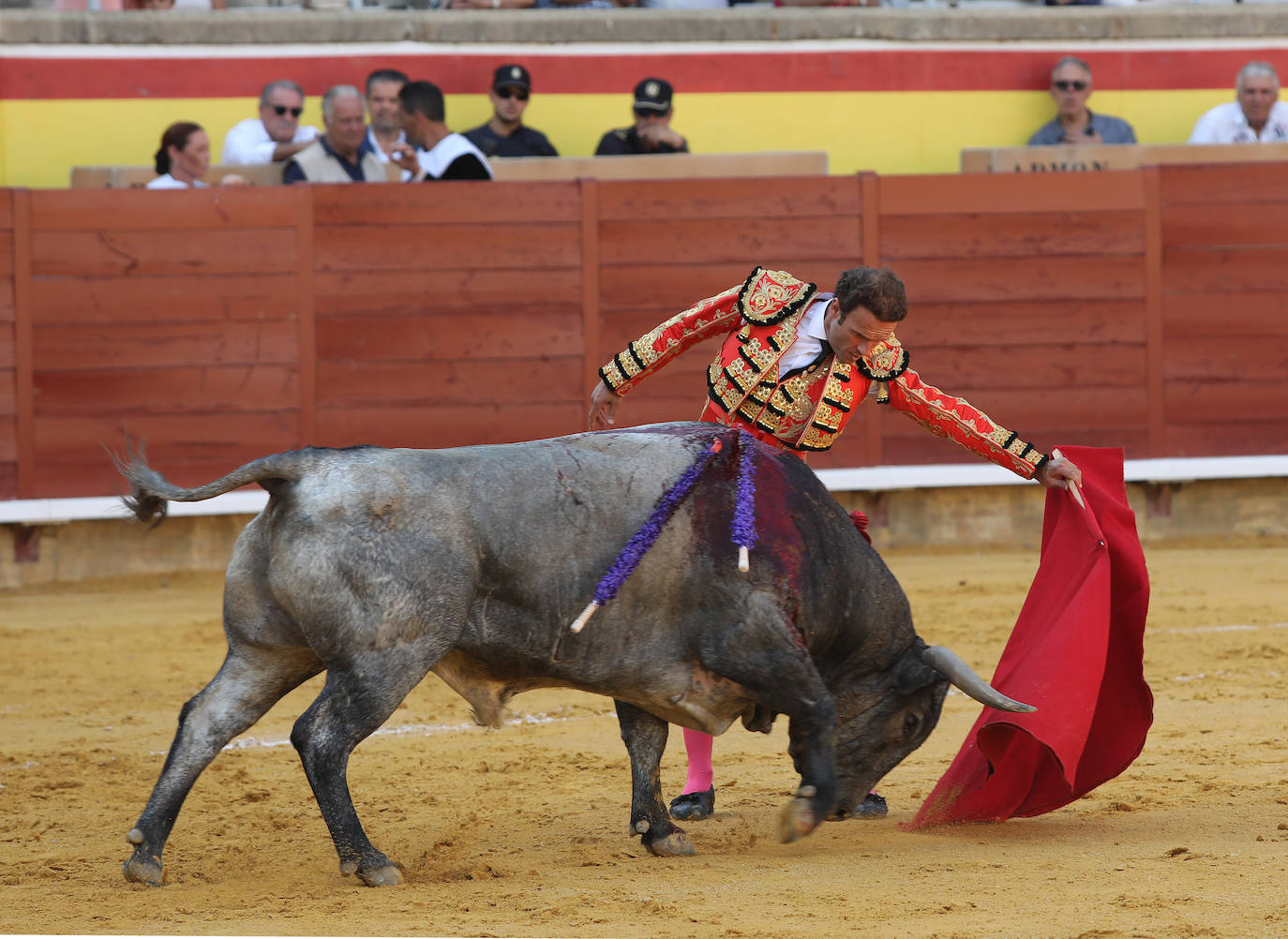 Fotos: Ferrera abre la Puerta Grande en la primera de San Antolín