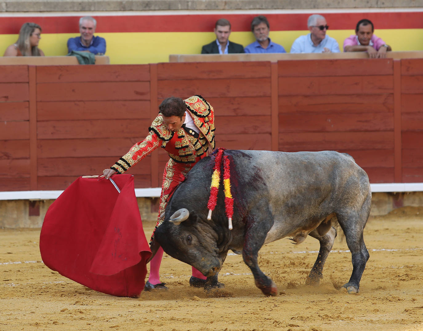 Fotos: Ferrera abre la Puerta Grande en la primera de San Antolín