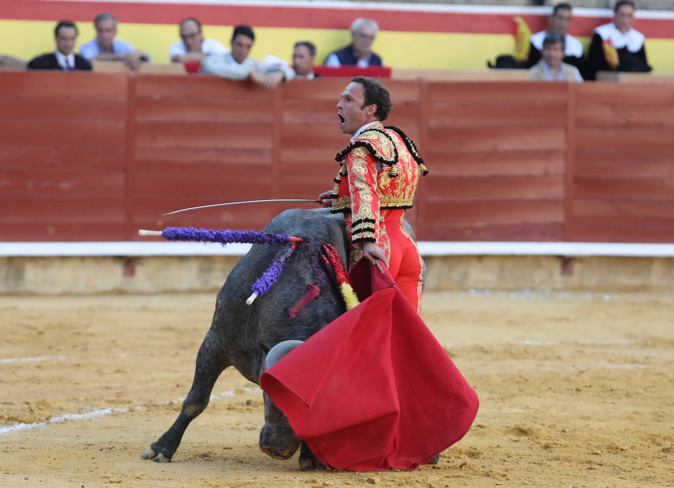 Fotos: Ferrera abre la Puerta Grande en la primera de San Antolín