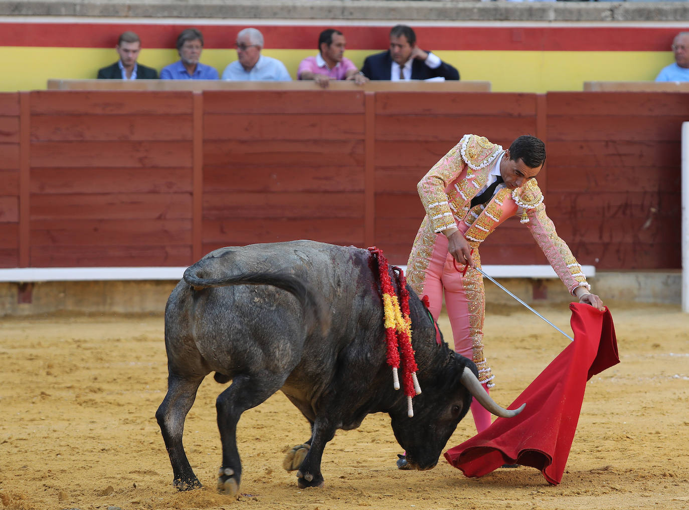 Fotos: Ferrera abre la Puerta Grande en la primera de San Antolín