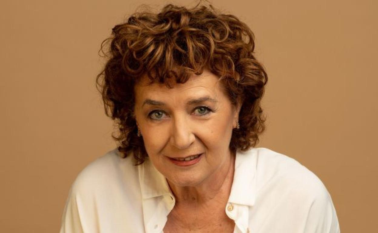 La veterana actriz, Beatriz Carvajal, presenta la obra 'Otra vida'.