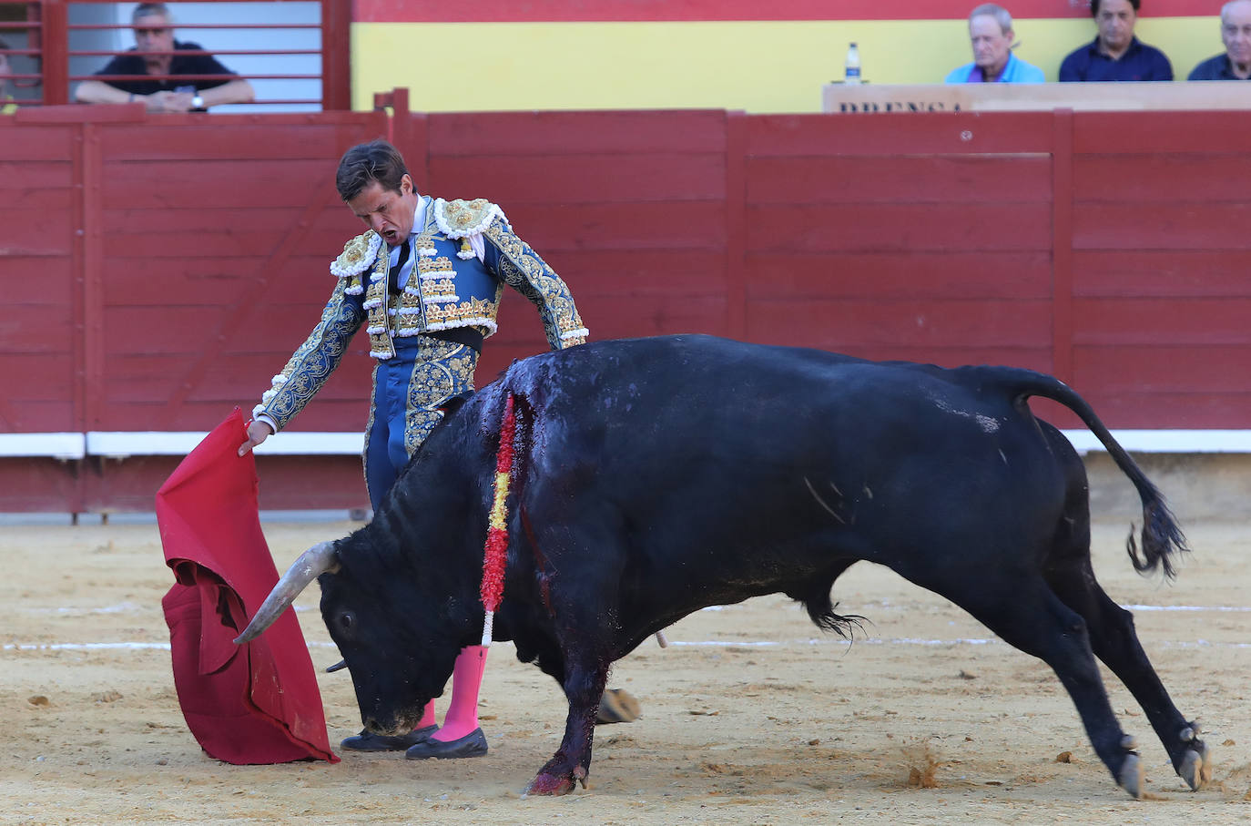 Fotos: El Juli agranda su leyenda en Palencia