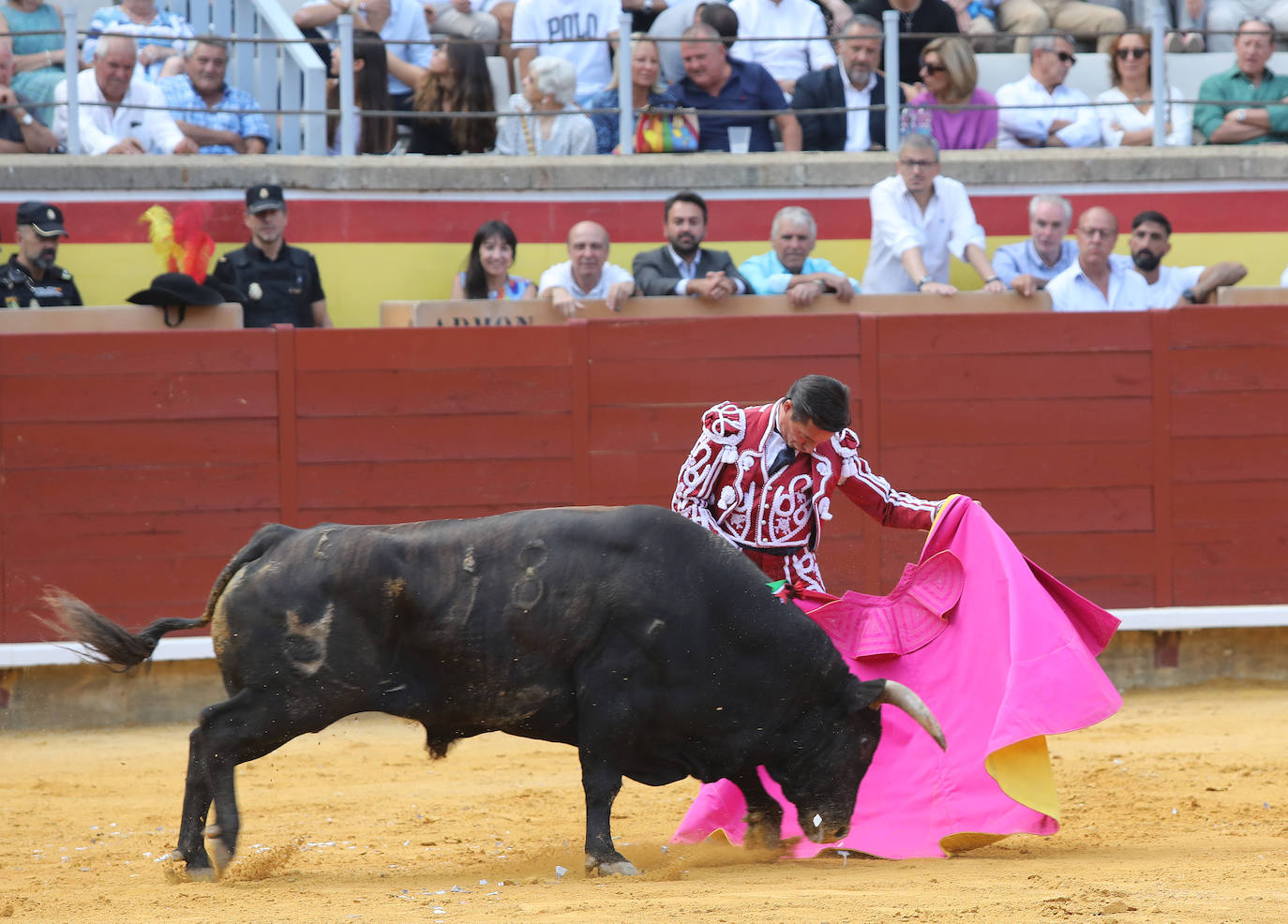 Fotos: Luque forma el lío en la goyesca de Palencia