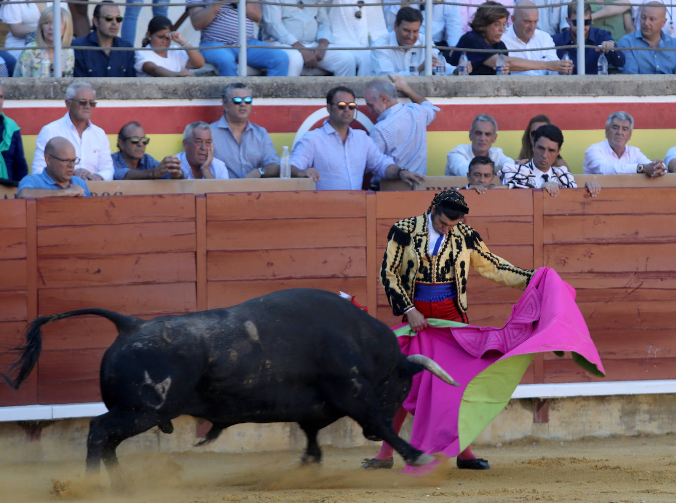 Fotos: Luque forma el lío en la goyesca de Palencia