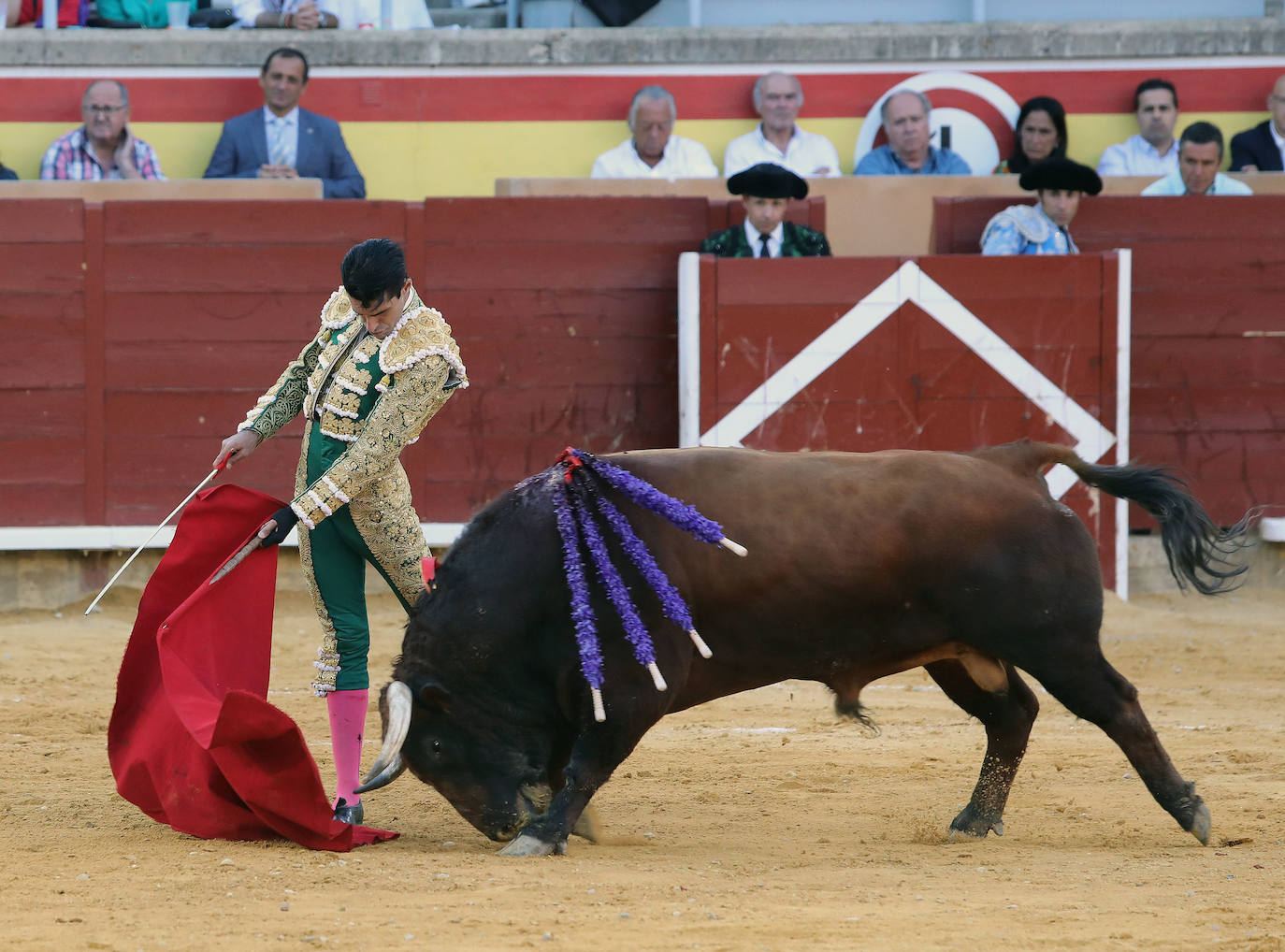 Fotos: Perera vuelve a abrir la Puerta Grande de Palencia