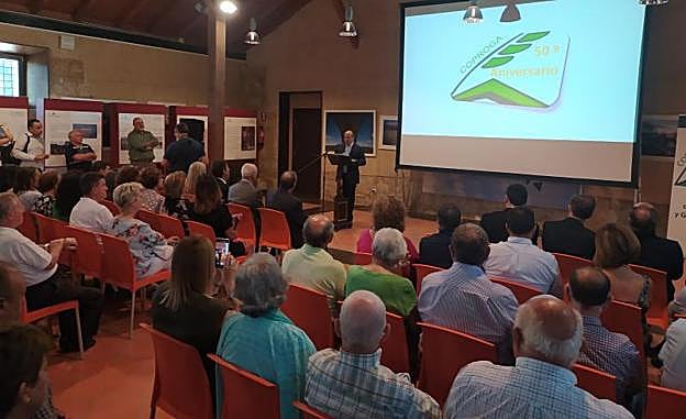 Proyección durante el acto.