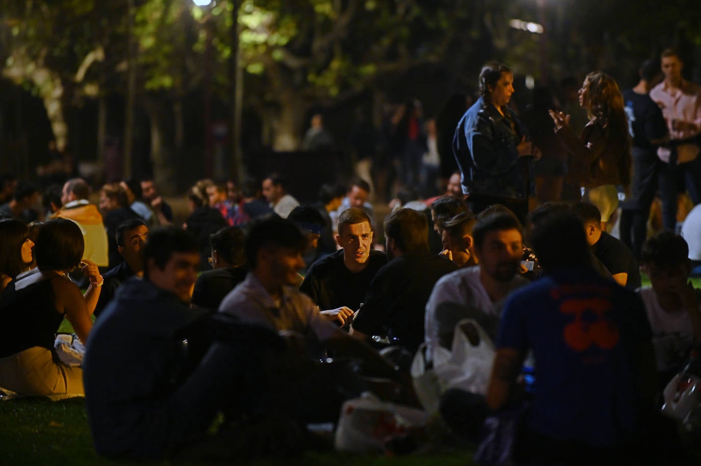 Fotos: Ambiente en las Moreras durante el concierto de Brea Bastard