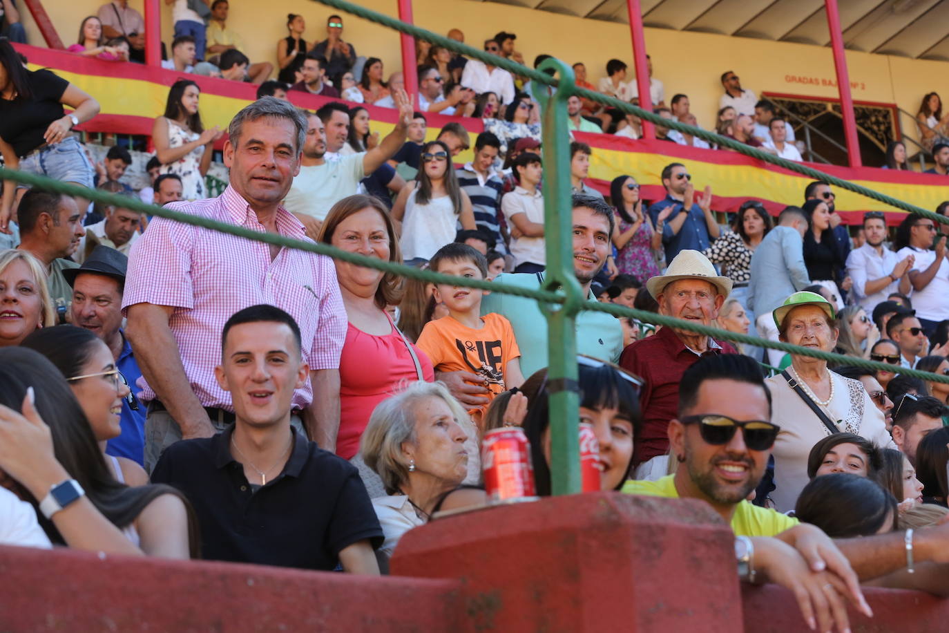 Fotos: Búscate en las gradas de la plaza de toros de Valladolid (1/3)