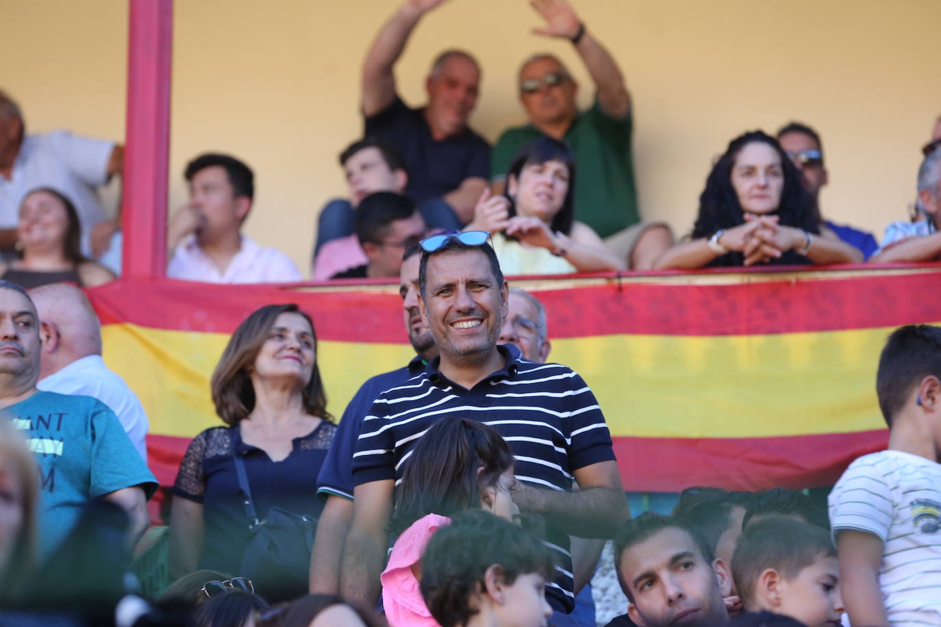 Fotos: Búscate en las gradas de la plaza de toros de Valladolid (2/3)