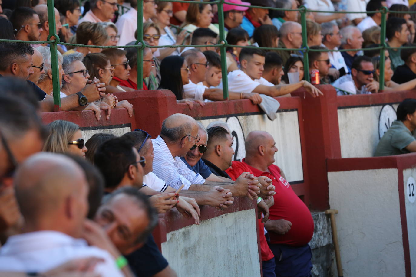 Fotos: Búscate en las gradas de la plaza de toros de Valladolid (2/3)
