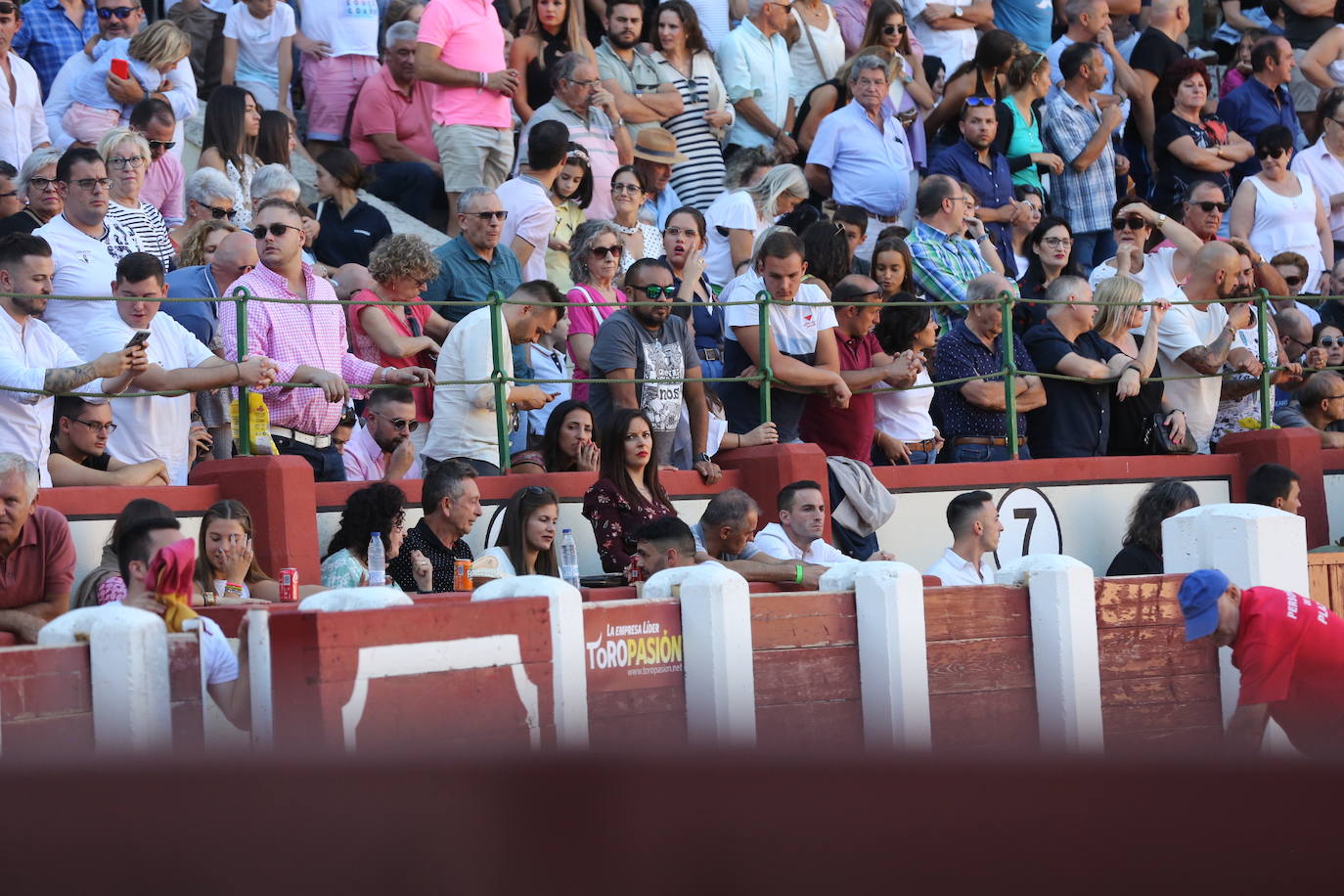 Fotos: Búscate en las gradas de la plaza de toros de Valladolid (2/3)