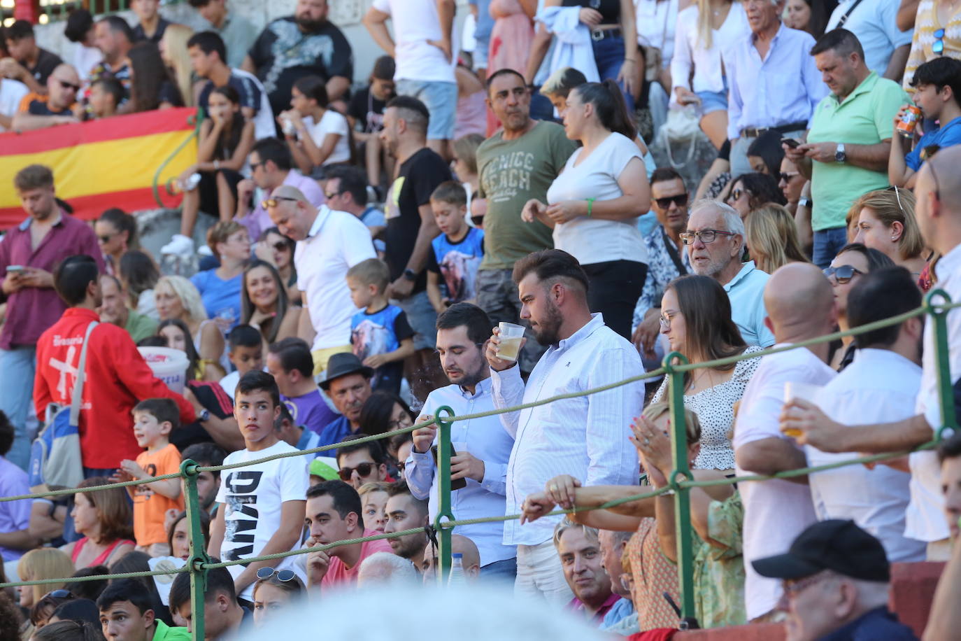 Fotos: Búscate en las gradas de la plaza de toros de Valladolid (3/3)