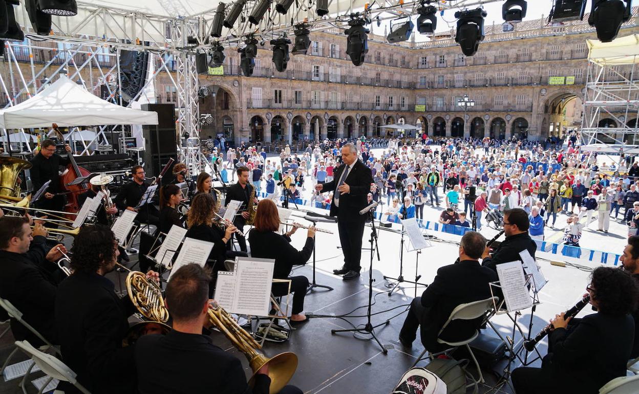 Concierto de la Banda Municipal. en la Plaza Mayor. 