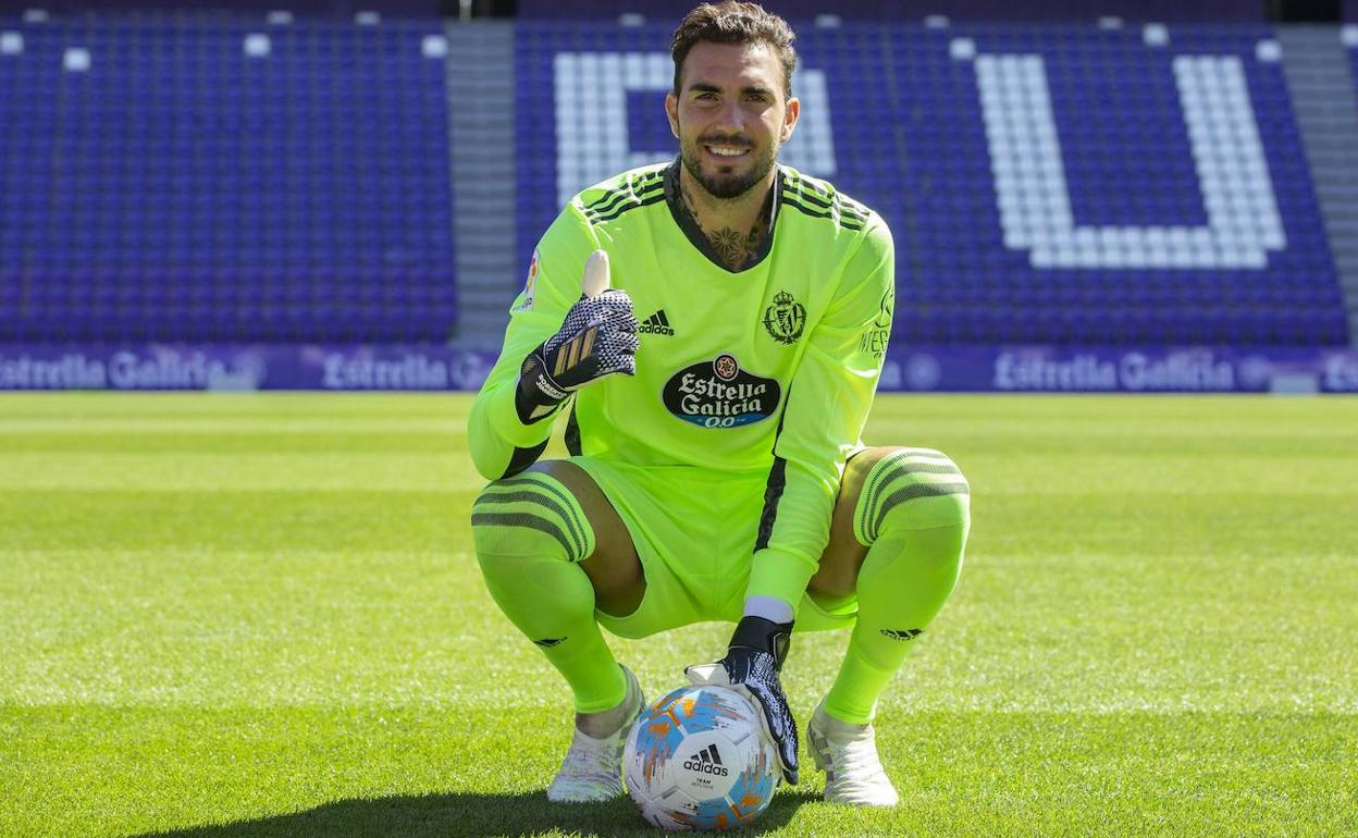 Roberto Jiménez, en su presentación con el Real Valladolid hace dos temporadas. 