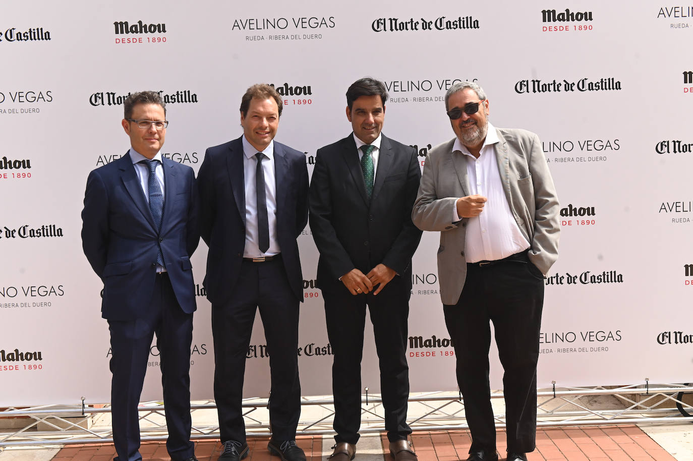 Los representantes de Unicaja José Manuel Matilla, Rubén González y Manuel Rubio, junto a Carlos Aganzo, director de Relaciones Institucionales de El Norte de Castilla.