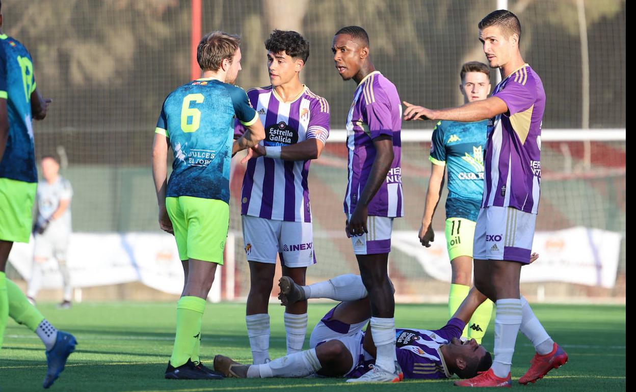 Varios jugadores del Promesas, durante la final del Trofeo Diputación. 