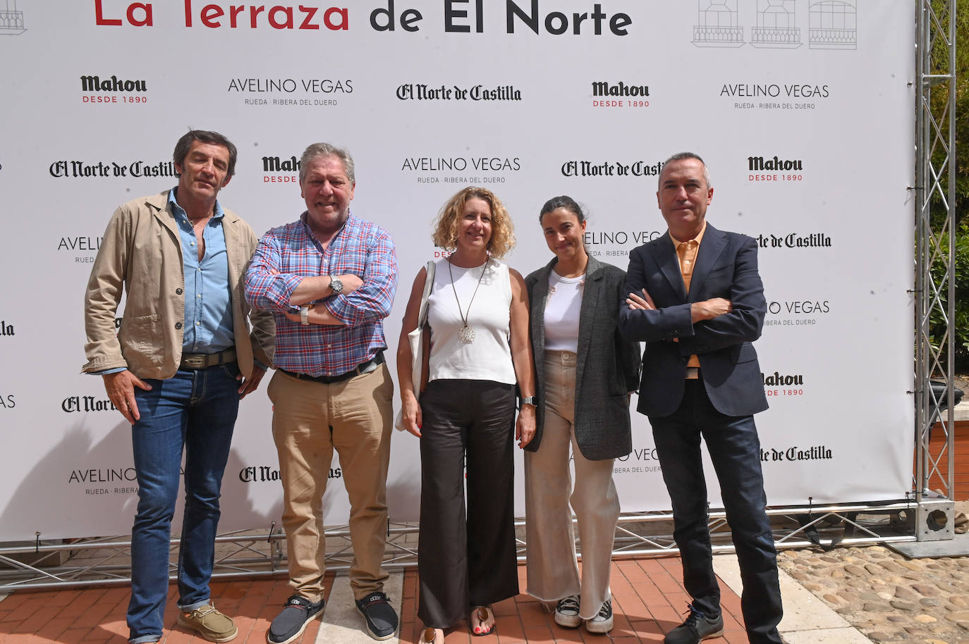 Gregorio Fernández y Kichy Cadenas, de Hostelería Hípica; Susana Moreno, del Colegio de Arquitectos; la abogada Andrea Sánchez; y Nacho Zarandona, del Colegio de Arquitectos.
