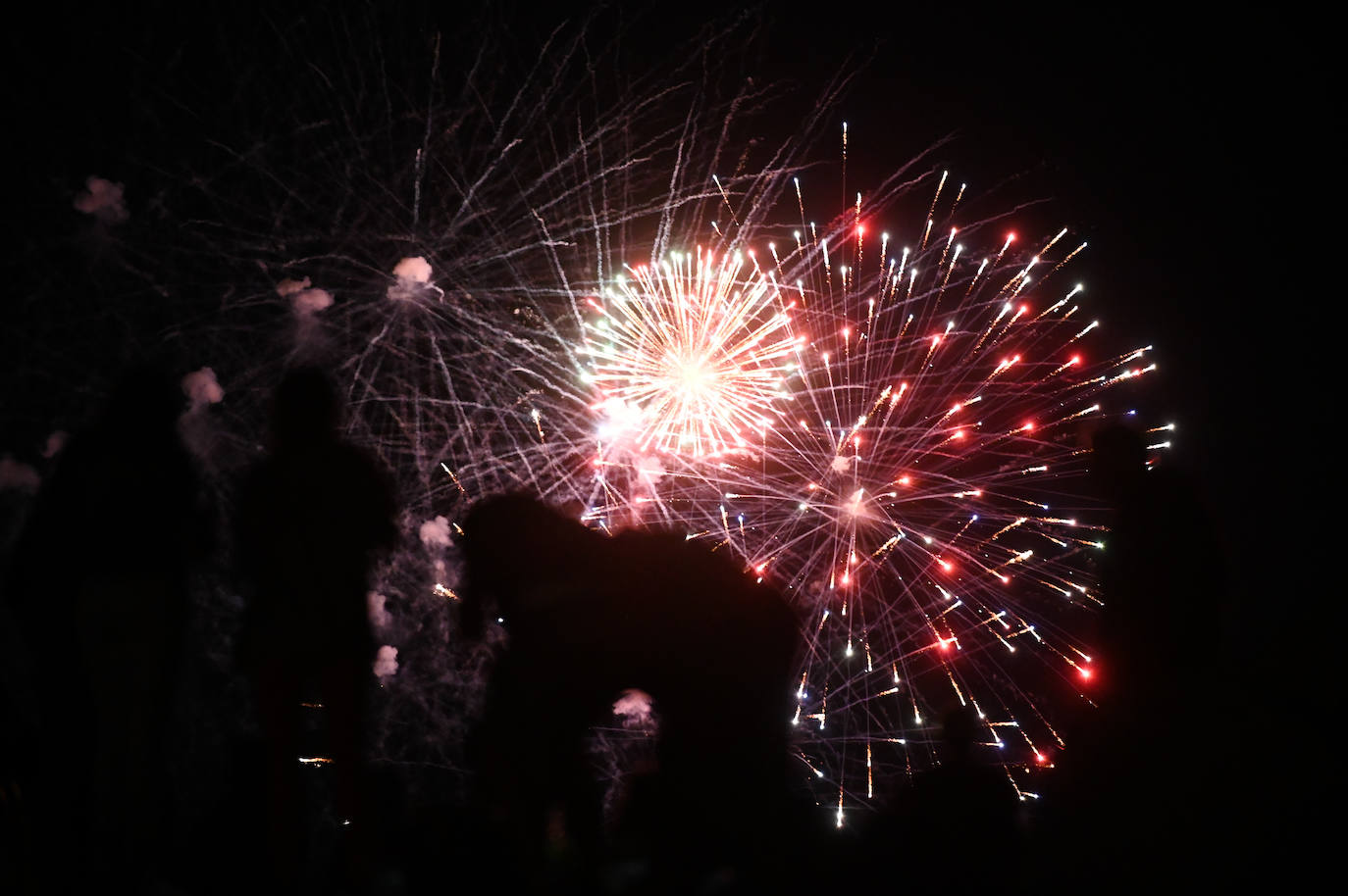 Fotos: Los fuegos artificiales del miécoles, en imágenes