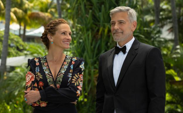 Julia Roberts y George Clooney en 'Viaje al paraíso'.