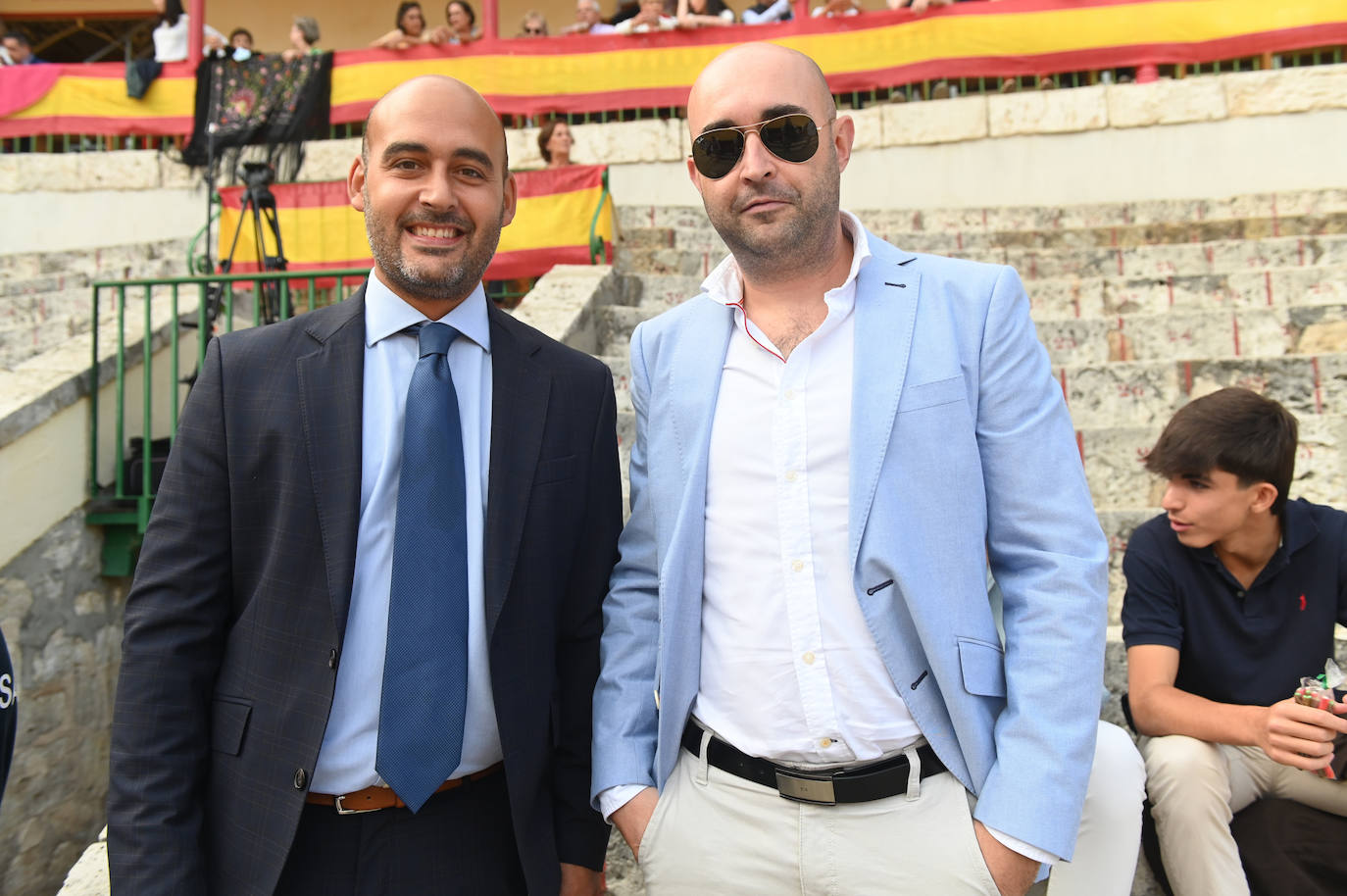 El constructor Francisco Peña y César López. Mantiene el abono de su padre, Santiago Peña, fallecido hace un año.