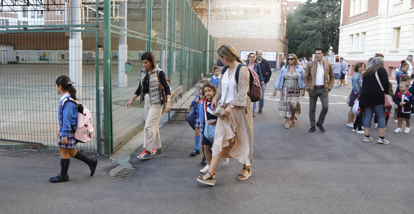 Fotos: Los escolares de Palencia vuelven al colegio