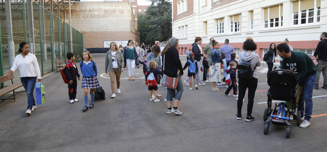 Fotos: Los escolares de Palencia vuelven al colegio