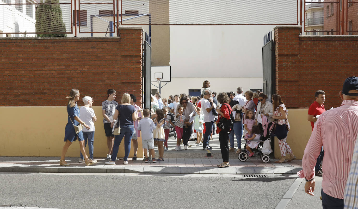 Fotos: Los escolares de Palencia vuelven al colegio