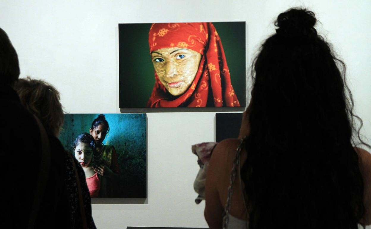 Dos de las fotos expuestas. 