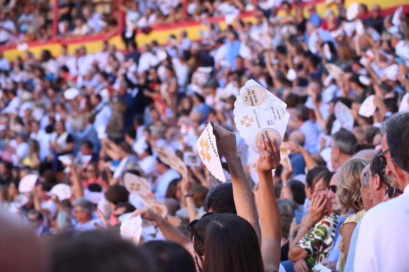 Fotos: El aspecto de la grada durante la tercera corrida de abono de la Feria y Fiestas de Valladolid