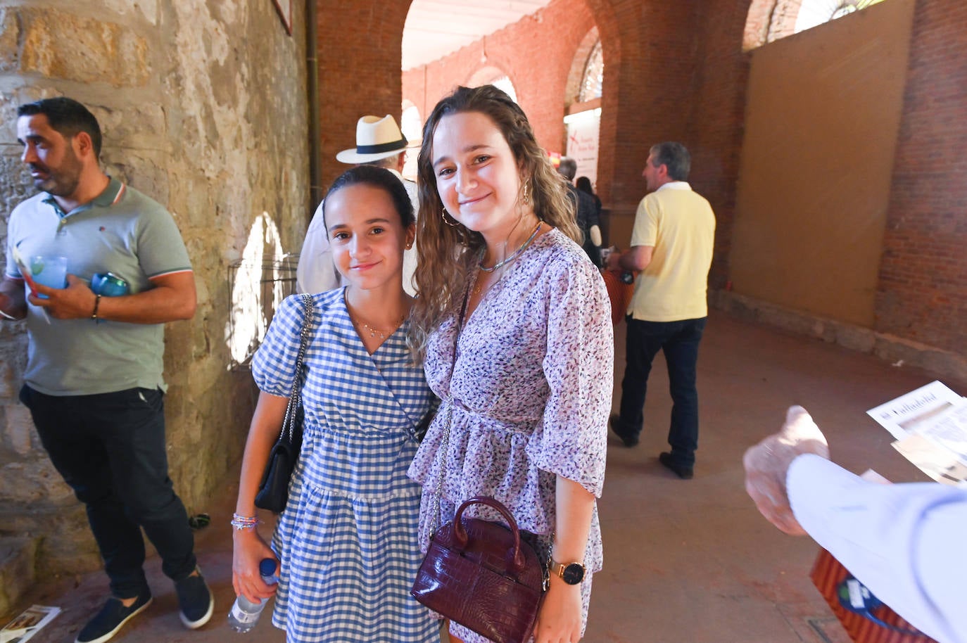 Fotos: Asistentes a la tercera corrida de la Feria y Fiestas de la Virgen de San Lorenzo, en Valladolid