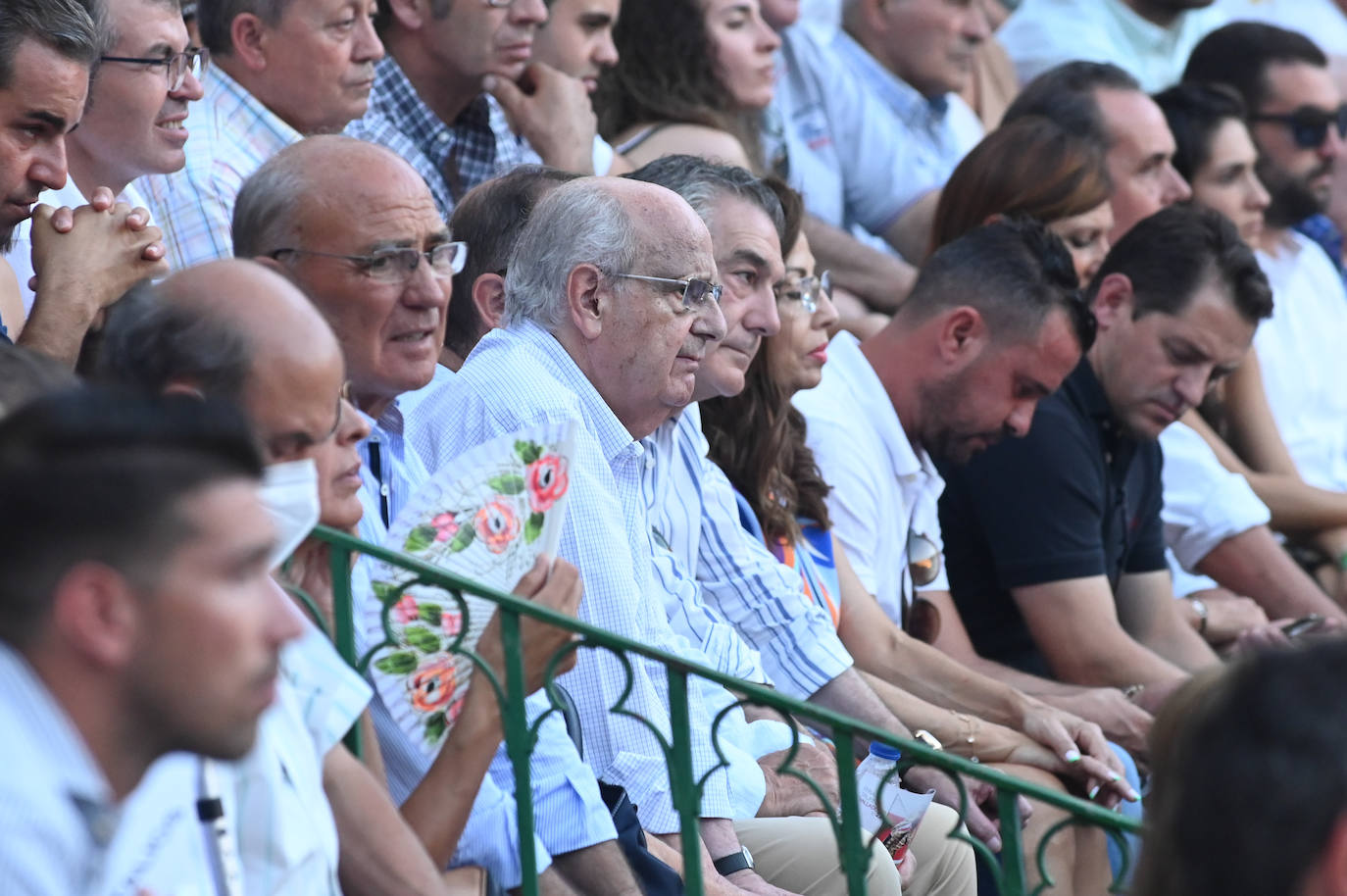 Fotos: Asistentes a la tercera corrida de la Feria y Fiestas de la Virgen de San Lorenzo, en Valladolid