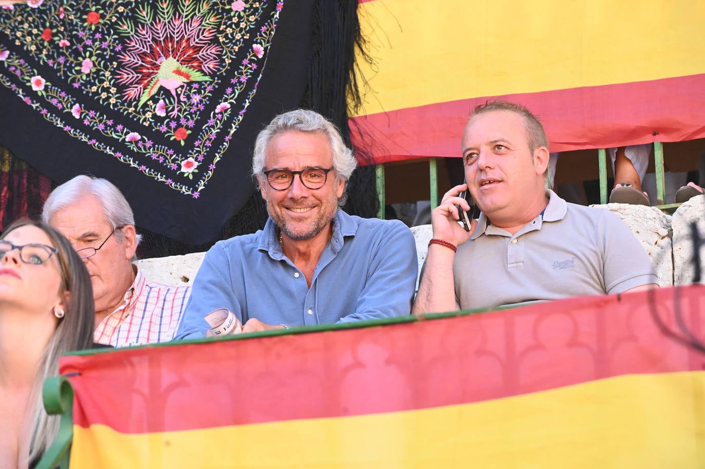 Fotos: Asistentes a la tercera corrida de la Feria y Fiestas de la Virgen de San Lorenzo, en Valladolid